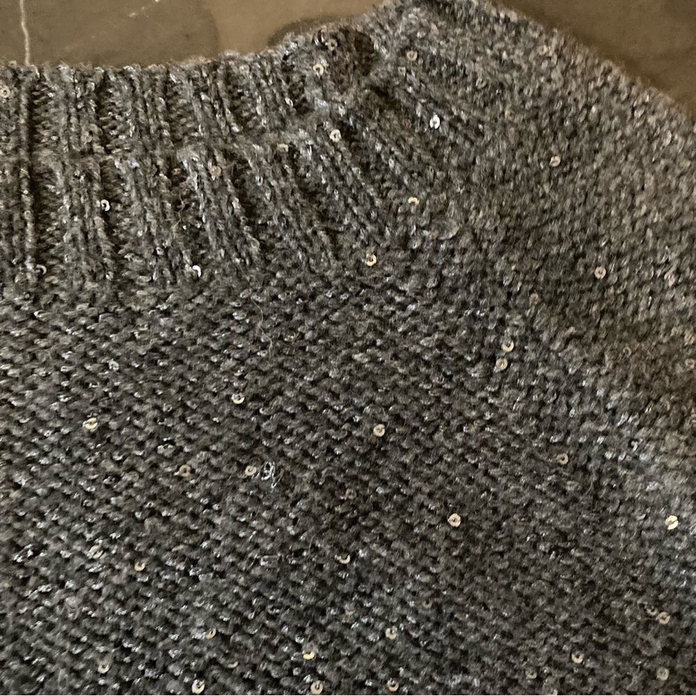 Talbots Gray Sequin Pullover
Women’s Crew Neck Wool Blend Sweater Size Small - Picture 11 of 14